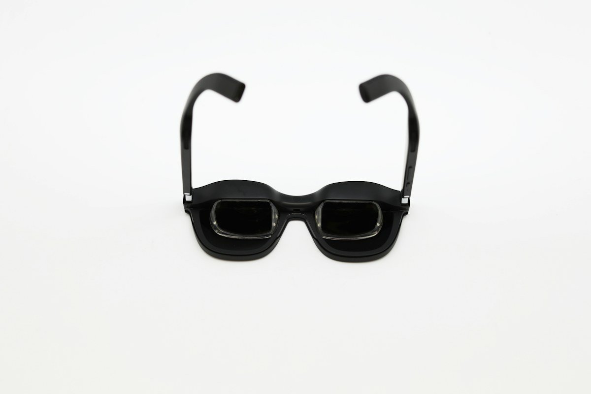Example of augmented reality eyewear