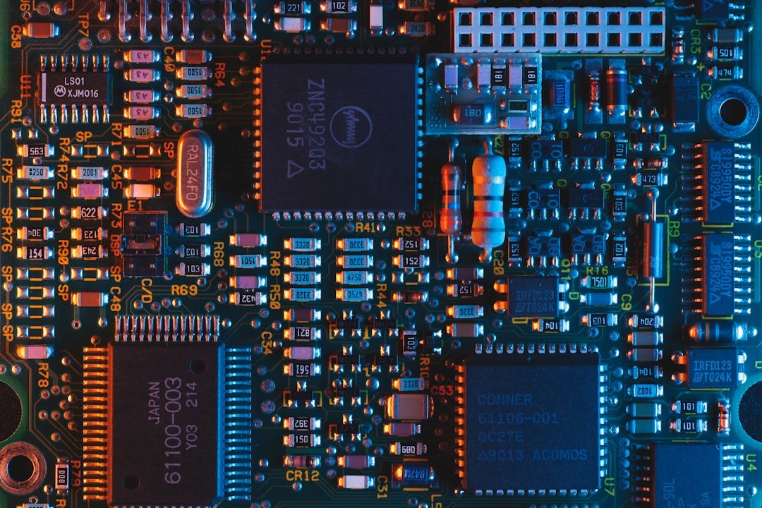 Electronic chips and connections on a circuit board